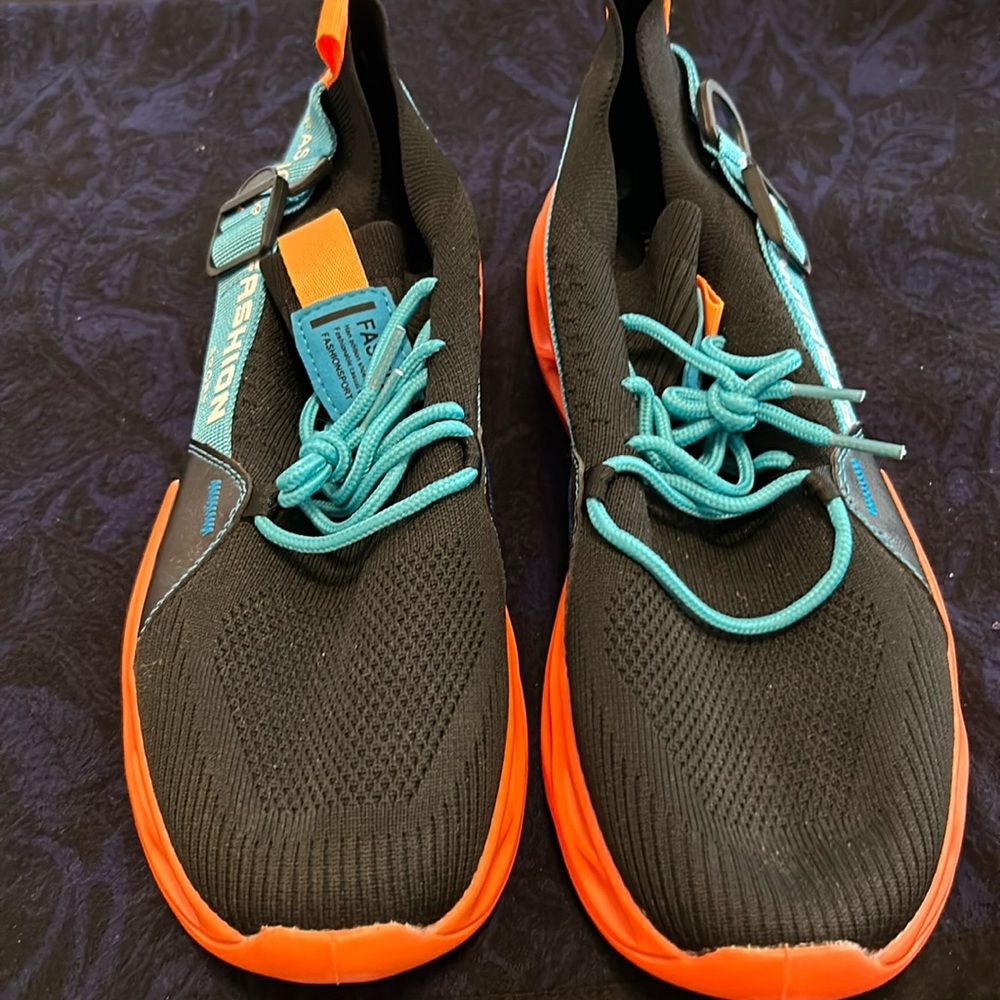 Fashion Sports tennis shoes, size 19.5, new